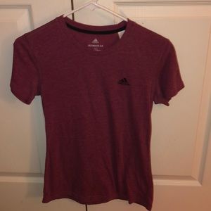 women’s adidas athletic t-shirt maroon size xs
